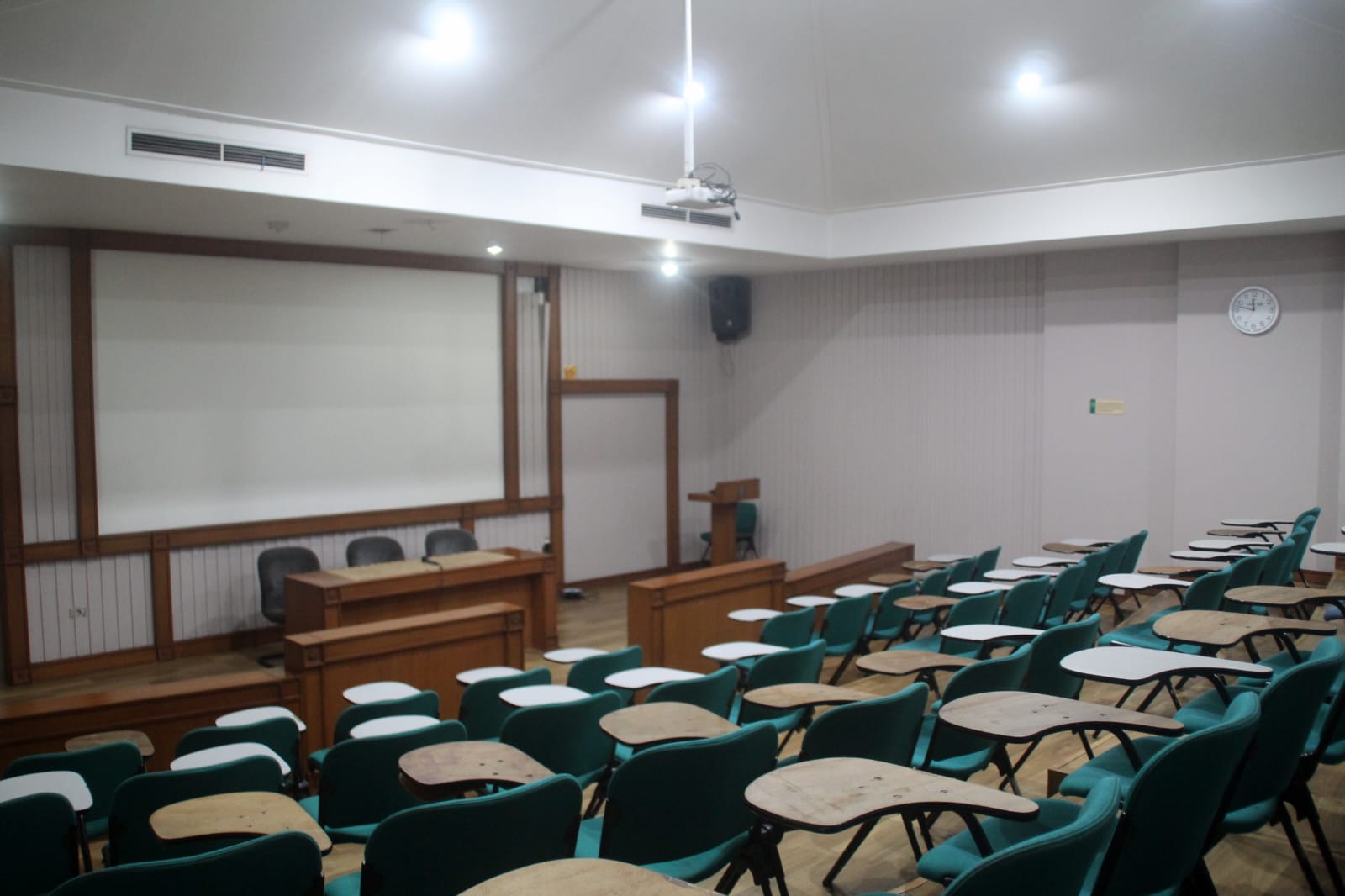 Ruangan Multimedia